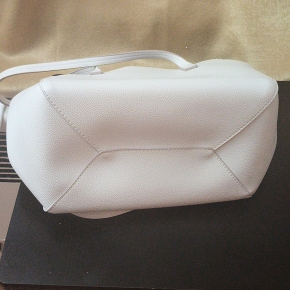 Tommy Bahama handbag - Picture 10 of 16